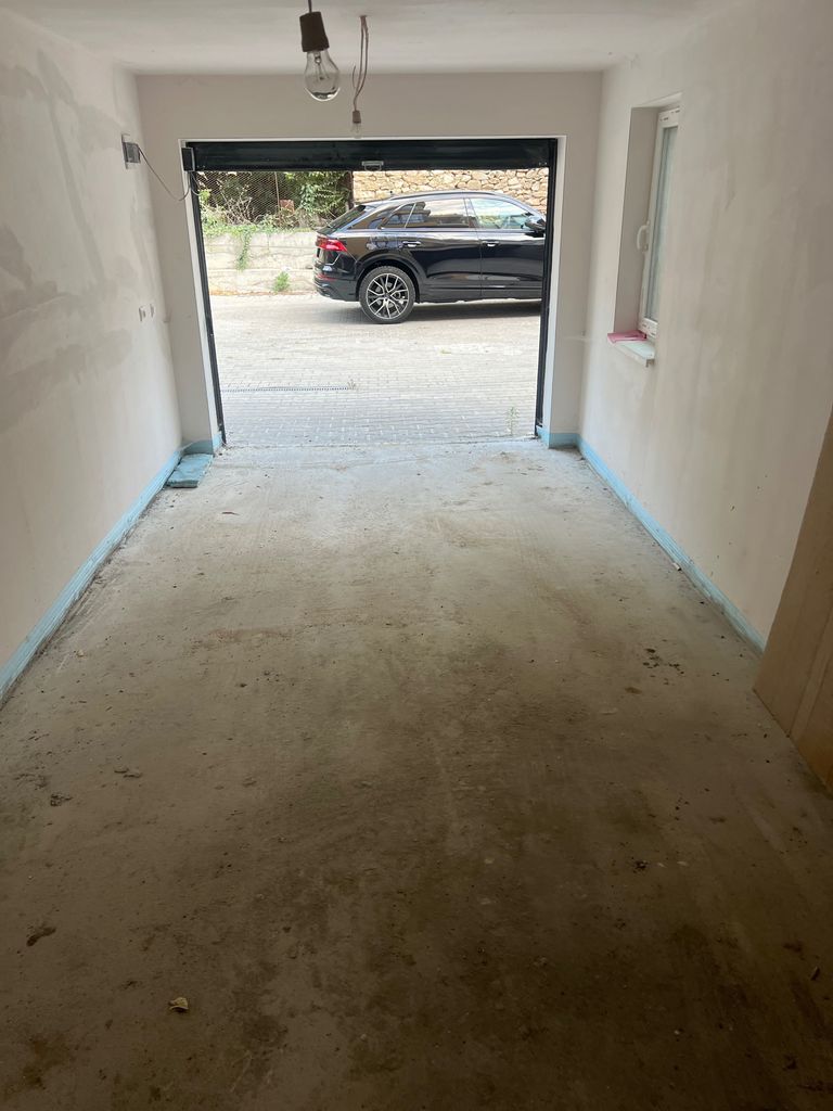Продава се Гараж / Паркомясто в Асеновград - 22 кв.м за 1296 €/кв.м - Снимка #1
