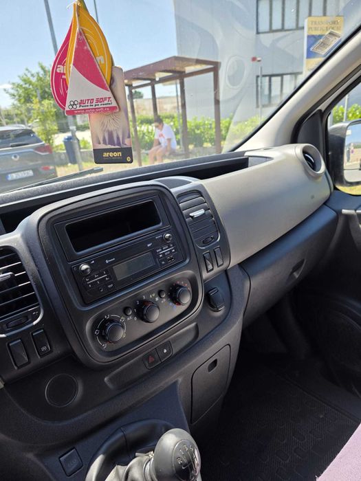 Renault Trafic 2018 – 8+1 Locuri – Stare Excelenta