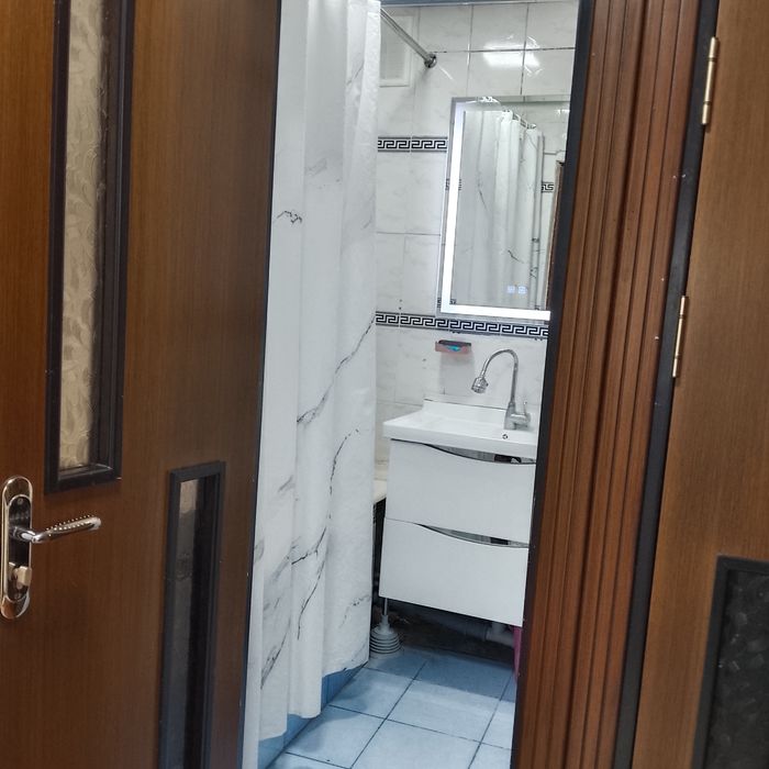 Срочно продам 3-ых комнатную квартиру на 2 этаже