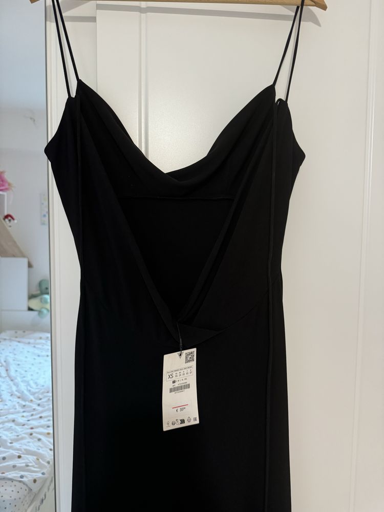 Черна рокля ZARA