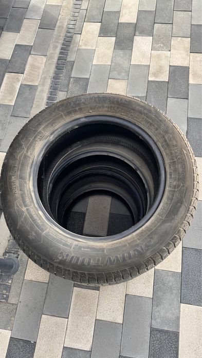 Зимние автошины в хорошем состоянии