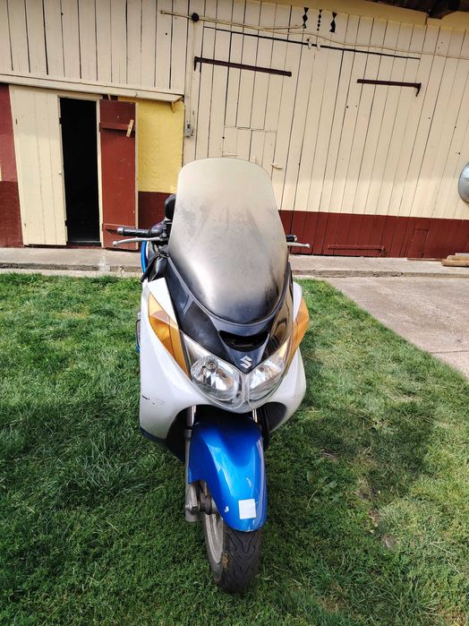 Vand scuter Suzuki Burgman