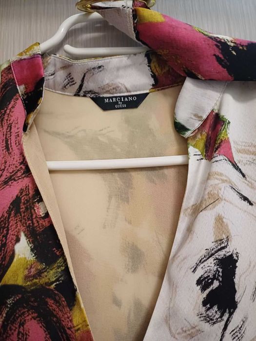 Продавам рокля MARCIANO by Guess