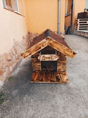 Дървена колиба за куче