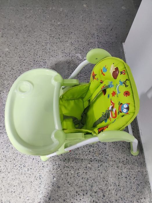 Vând scaun de masă copilași