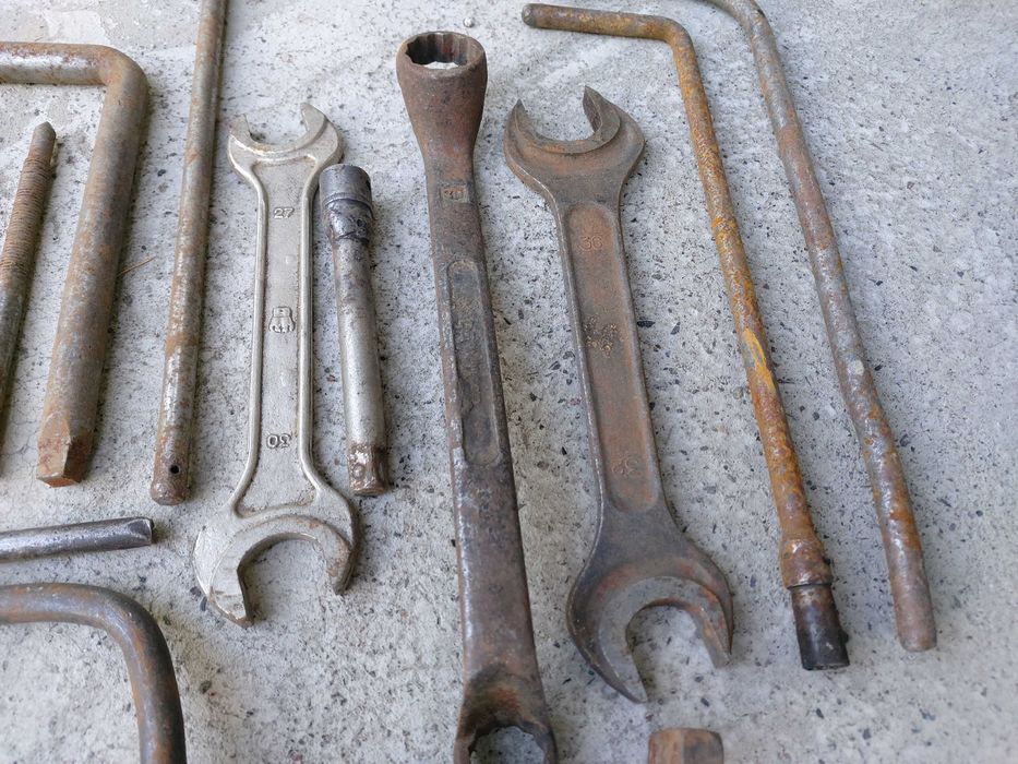 Продаётся торцевыеголовки и гаечные ключи.