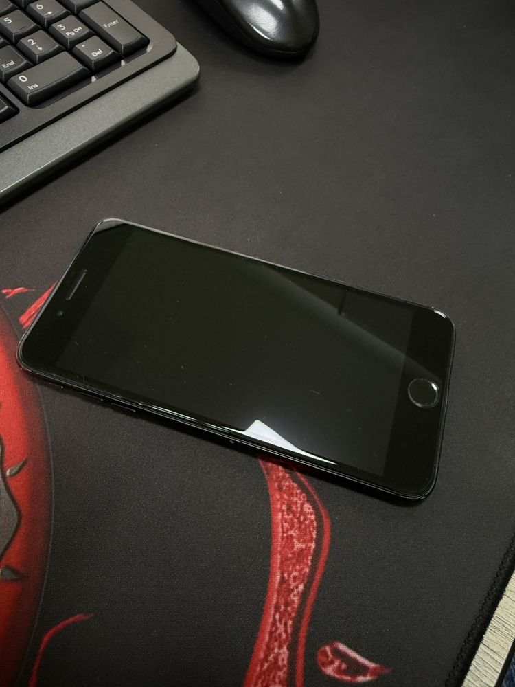 iPhone 7 + 128GB (JET BLACK)