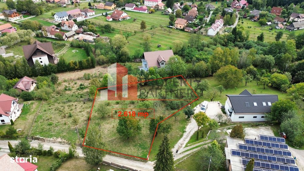 Teren cu vedere la Castelul Bran