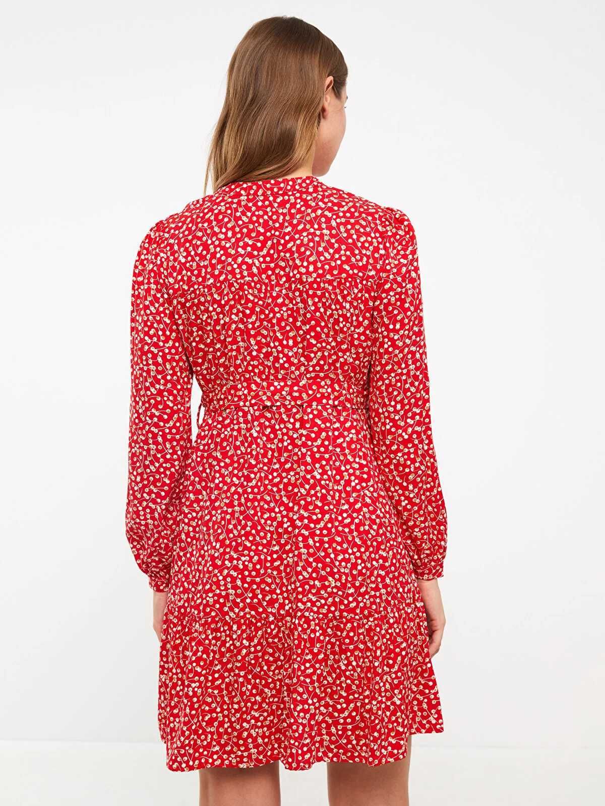 Червена рокля за бременни с десен
