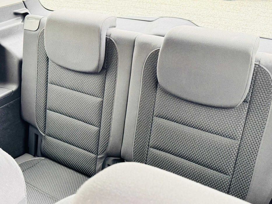 VW Touran 1.6 TDi 105 Cp 2011 cu 7 Locuri Rate sau Cash