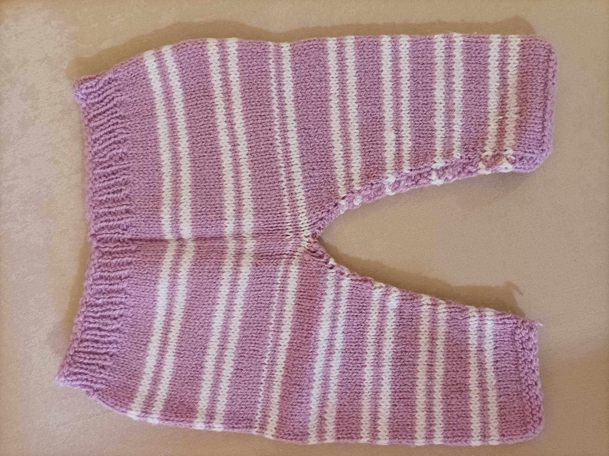 Ръчно плетени бебешки дрешки
