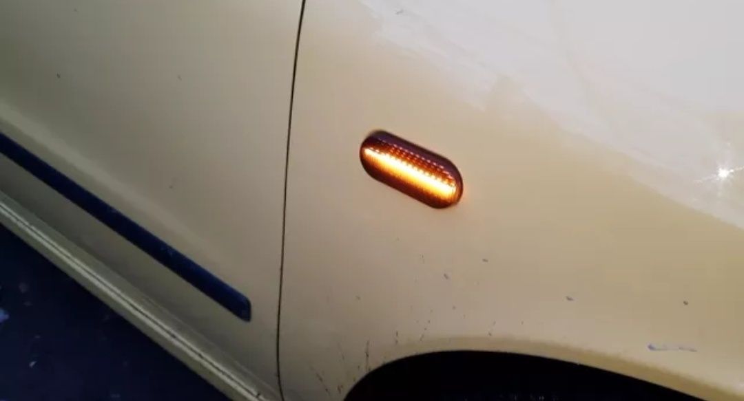 Бягащи динамични мигачи за VW Golf 3 4 Passat 5 5.5 Bora Polo Seat