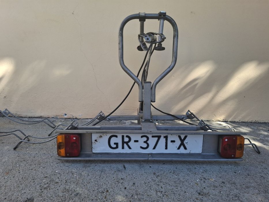 Suport 2 biciclete pentru carlig de remorcare cu instalatie electrica