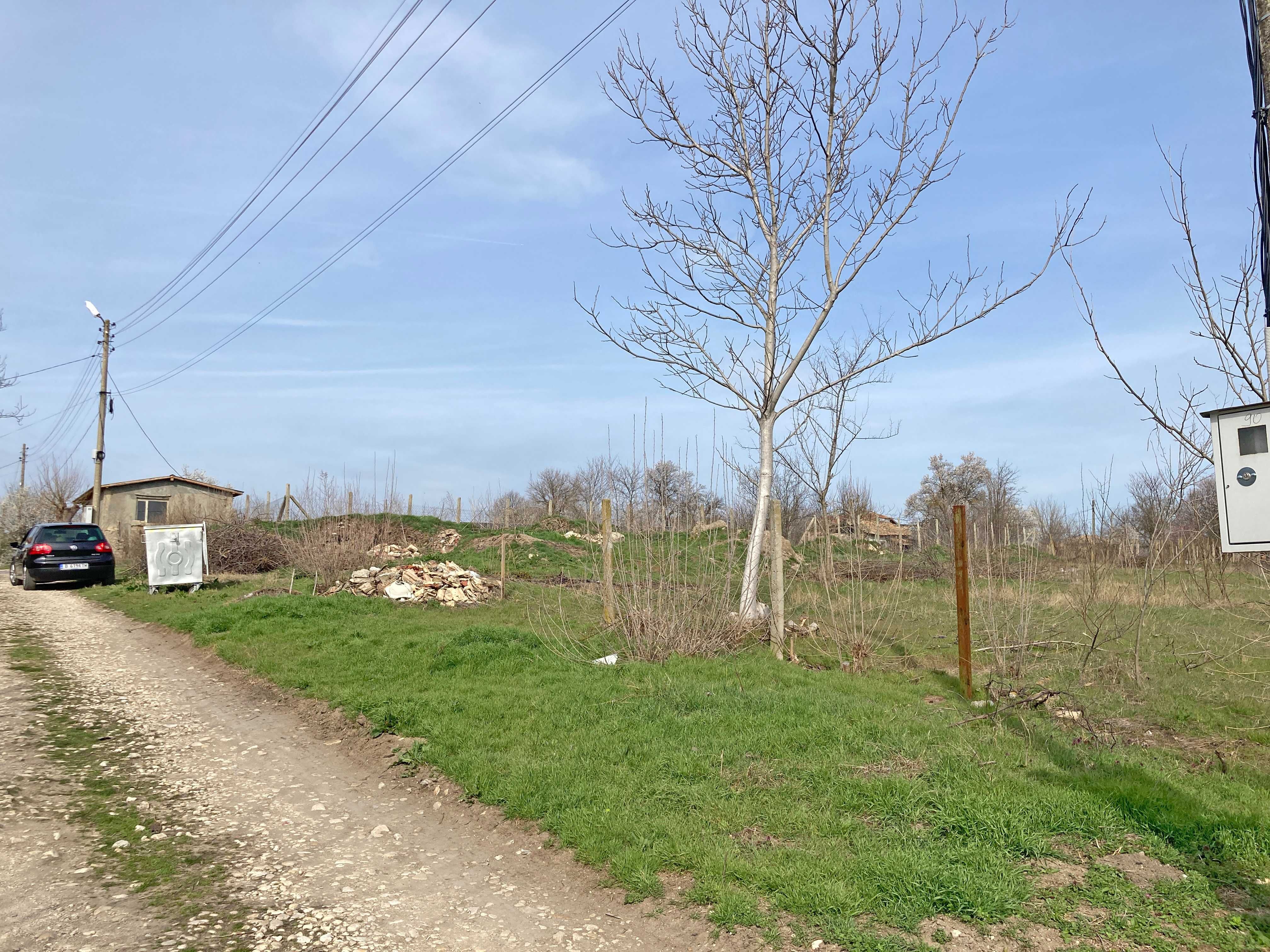 Продава парцел 1 дка в с. Енево (общ. Нови пазар, обл. Шумен). С вода!
