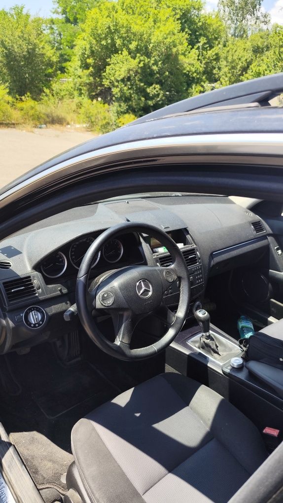 Mercedes c200cdi  136кс 2009г