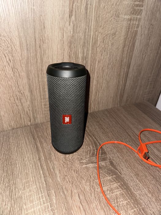 Boxa JBL flip essential 2