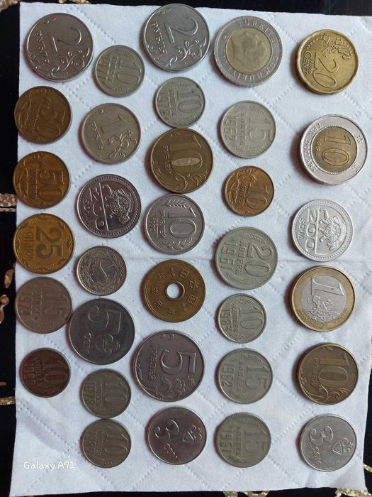 Продам монеты разные