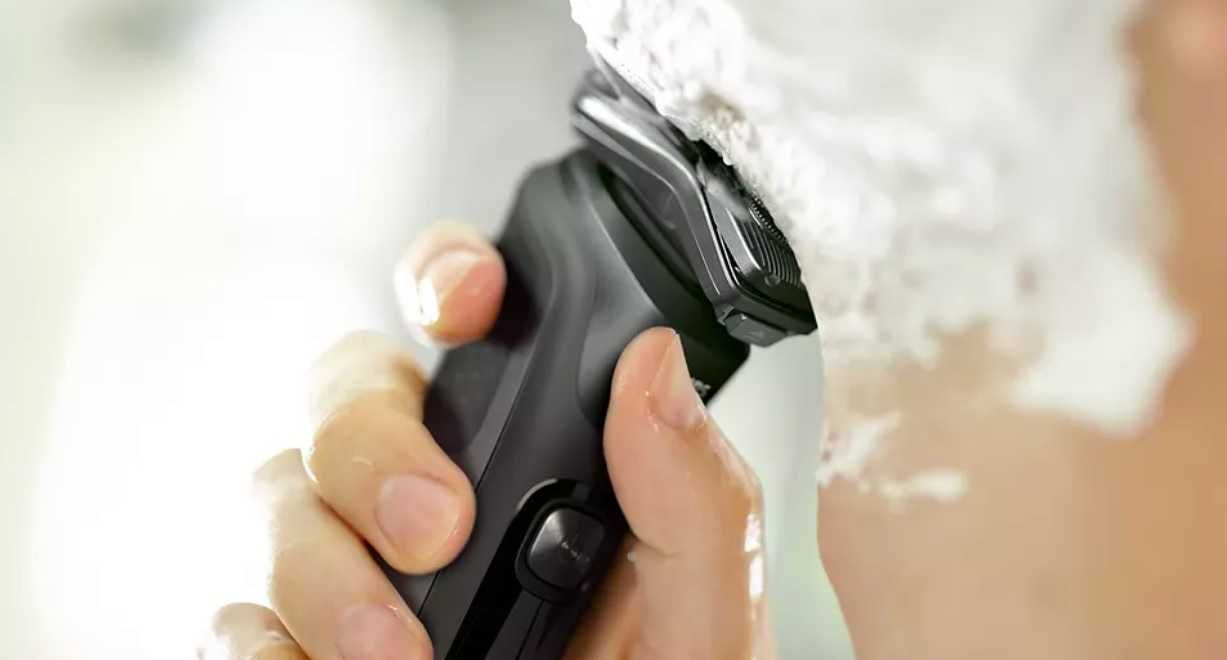 Електрическа самобръсначка за мокро и сухо бръснене Philips S5587/10