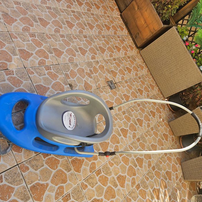 Детска шейна с регулируема дръжка