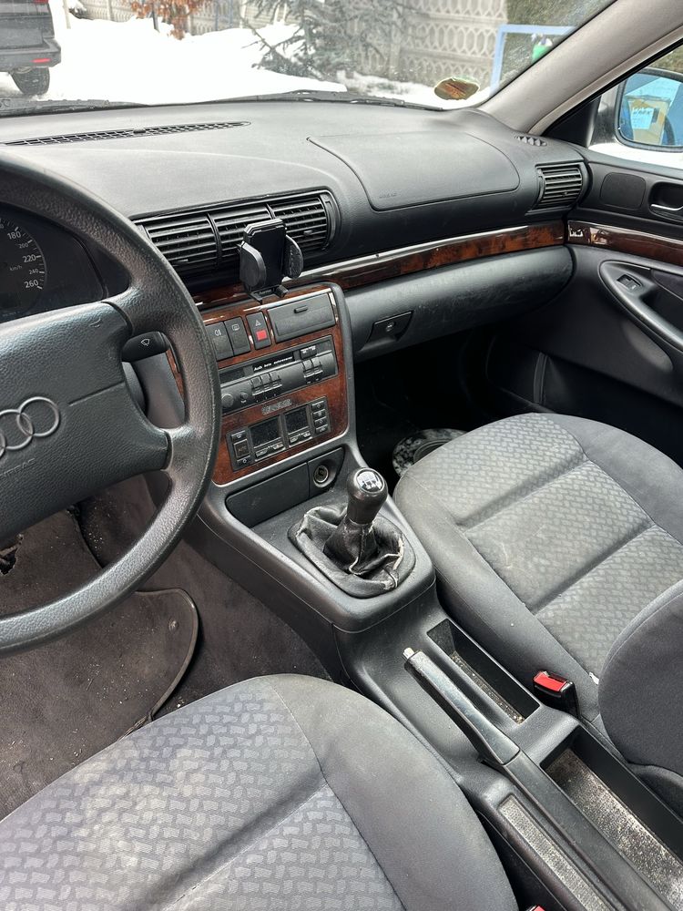 Audi A 4 1996 1.8 Benzina