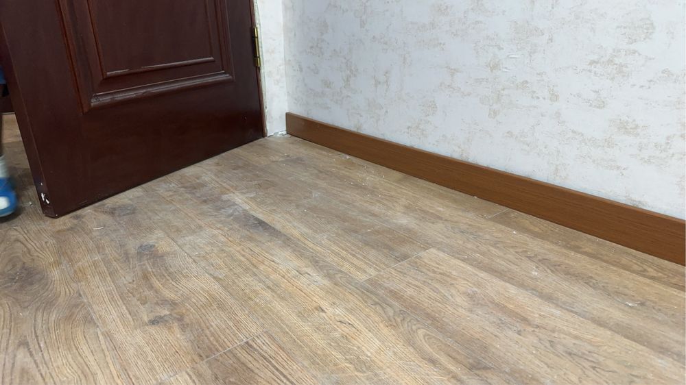 Плинтус новый , Полуритан с уголками