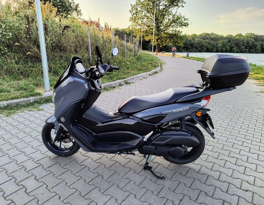 Vând Yamaha NMax 125cmc 2500km