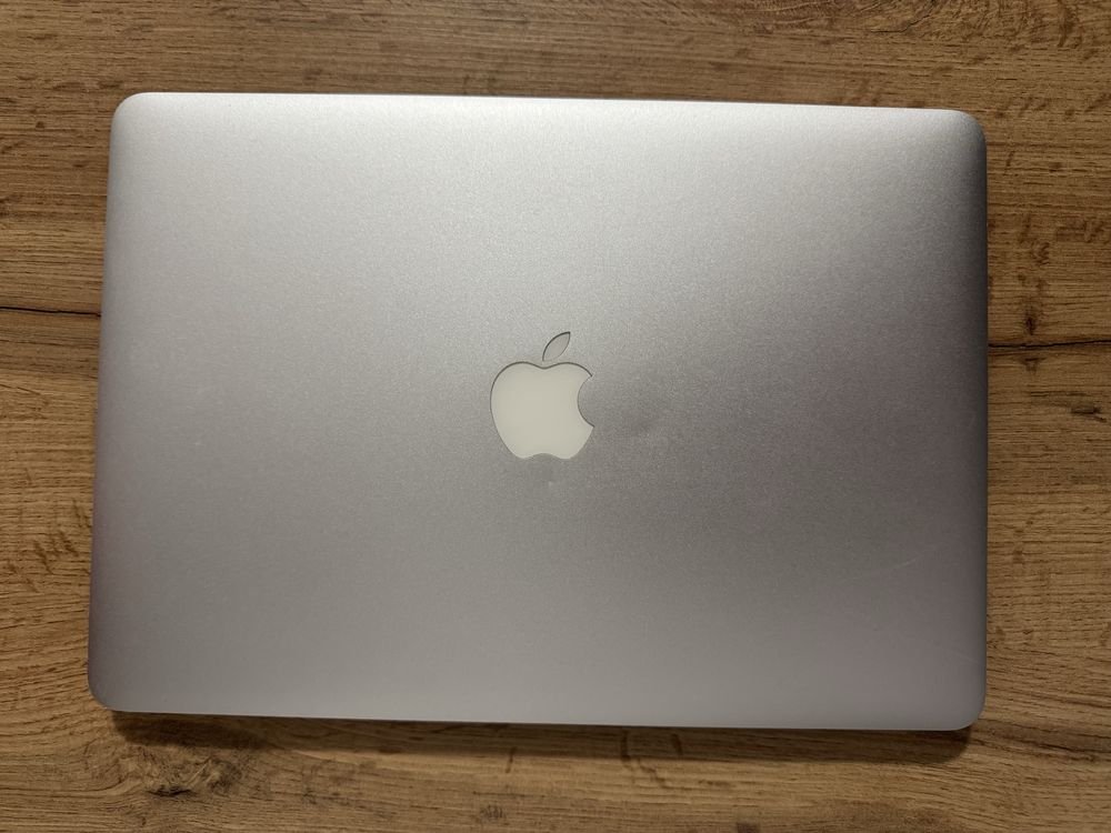 MacBook Air i5   13 inch macOS Big Sur