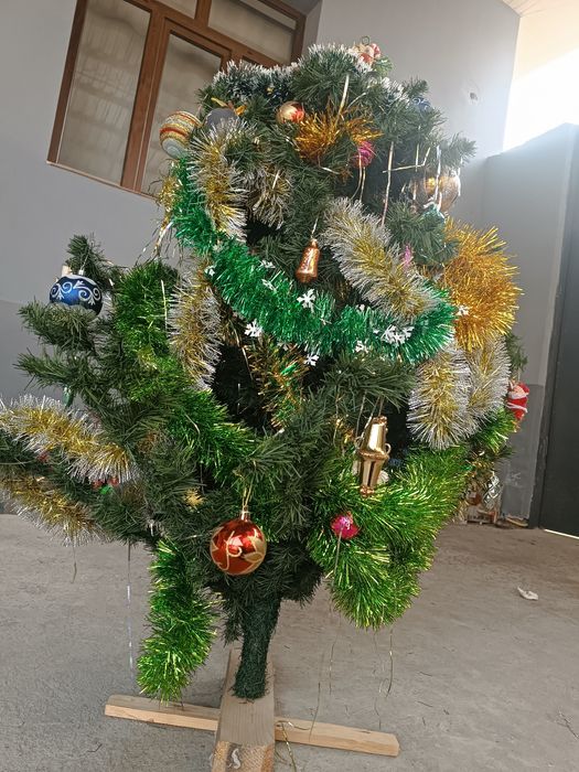 Янги йил арчаси Ёлка