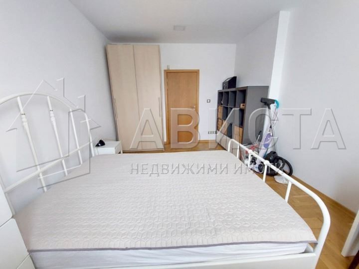 3-стаен в София-Център площ 81 цена 850