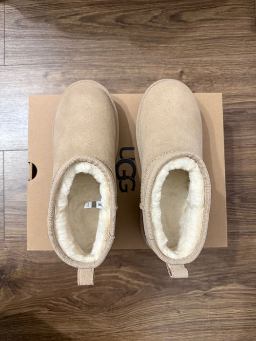 Ugg Ultra Mini cu platforma medie