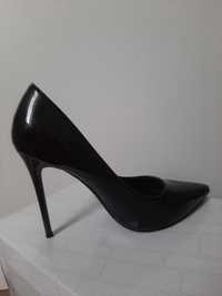 Pantofi negri, mărimea 37