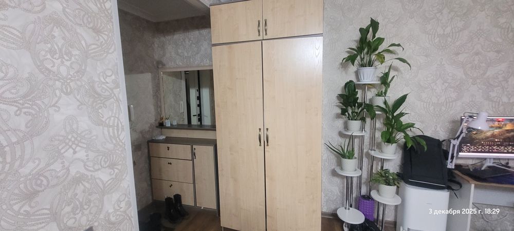 Продам прихожую.