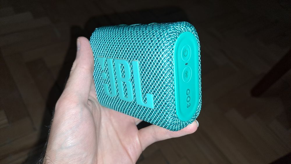 Продавам колонка Jbl Go 3