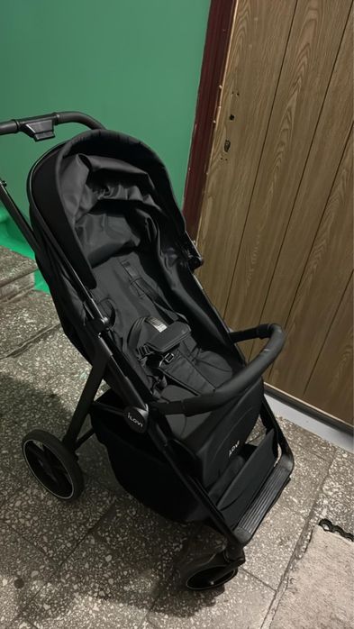 Продаю коляску прогулочную