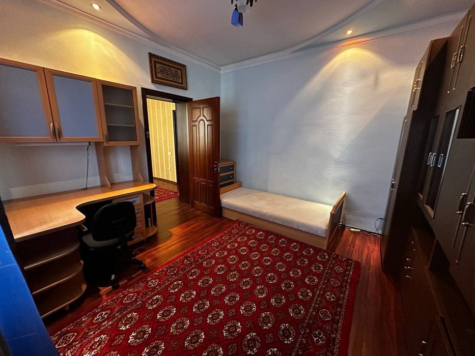 Сдаётся 4 сотки,5 комнат,170м2 (ттз)