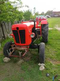 Vând tractor in perfecta stare de funcționare