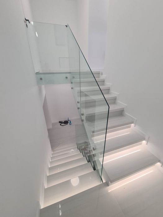 Inchideri terase din sticla securizata  cabine de dus balustrade balco