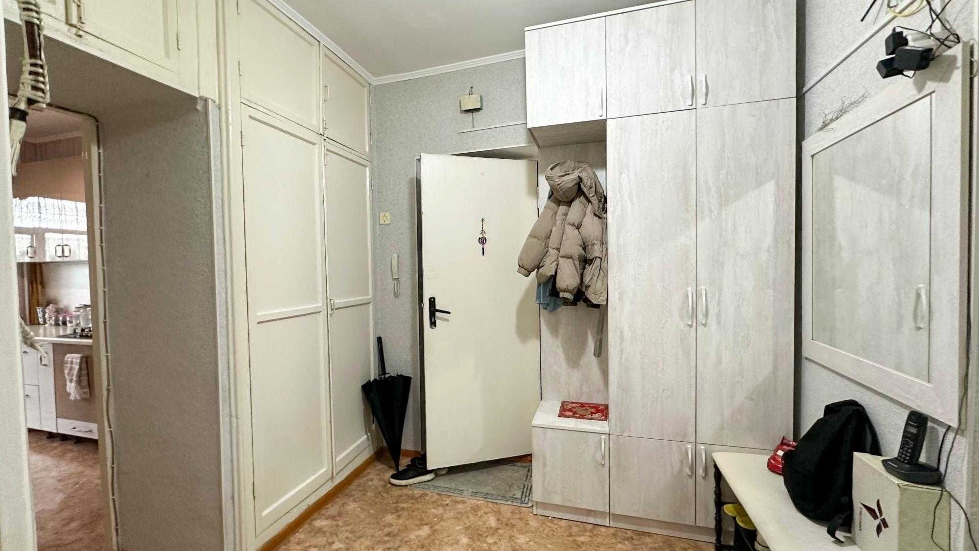 Продам 3 комнатную квартиру в мкр Жастар Айман Империя