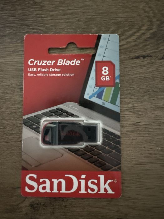 Нова Флашка 8GB (неотваряна)