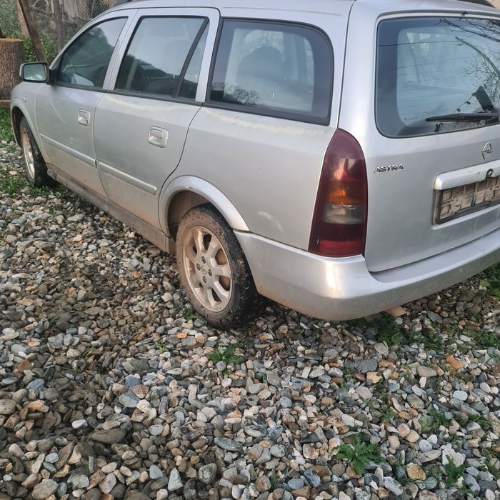 Dezmembrez opel astra 1.6 tdi