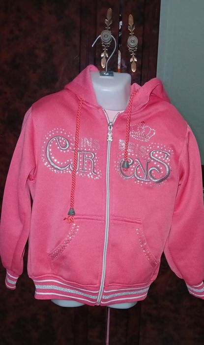 Продам тёплые ветровку для девочек