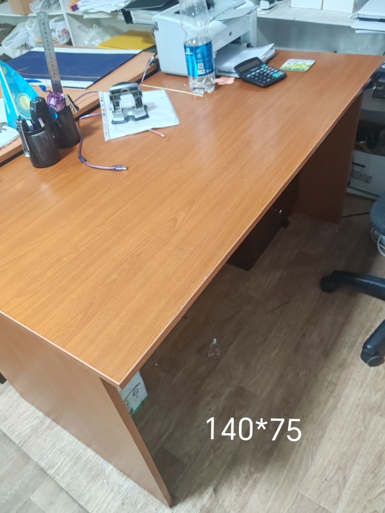 Срочно! Столы, б/у