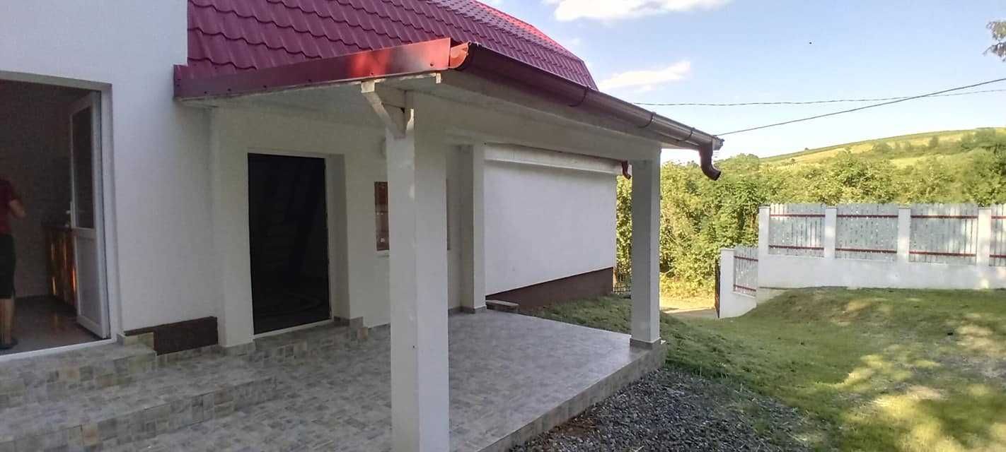 Vând casa de vacanță