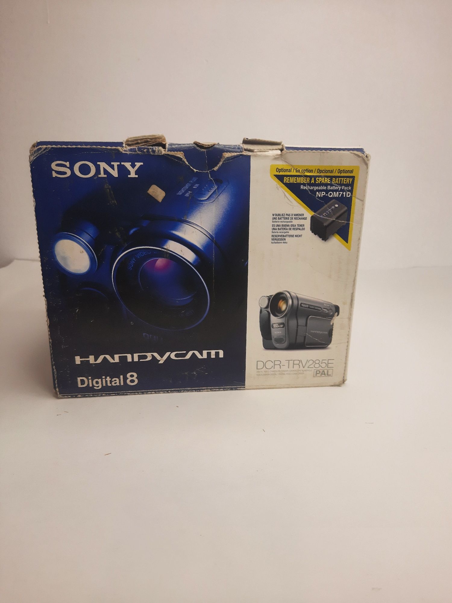 Видеокамера Sony DCR-TRV285E