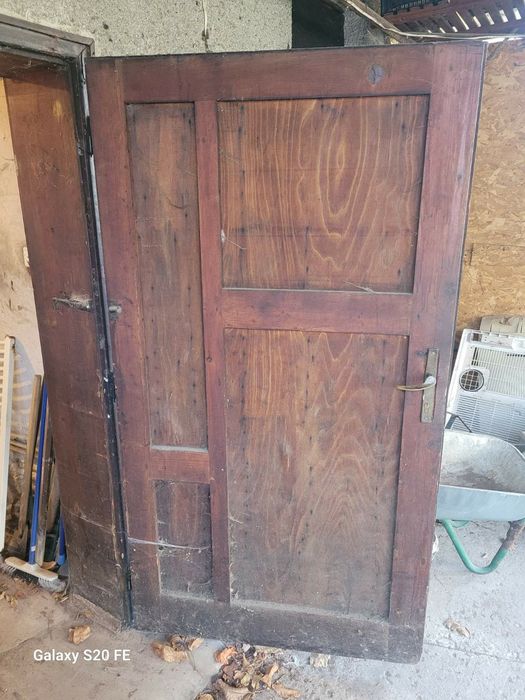 Дървена Гаражна врата