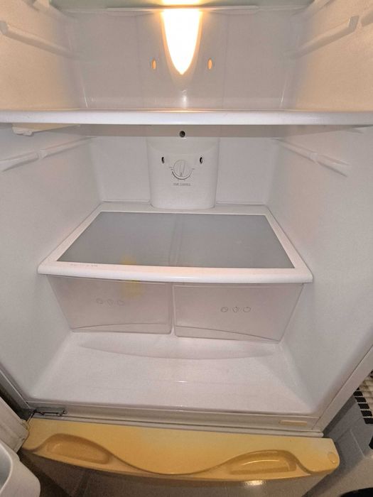 Хладилник с фризер LG