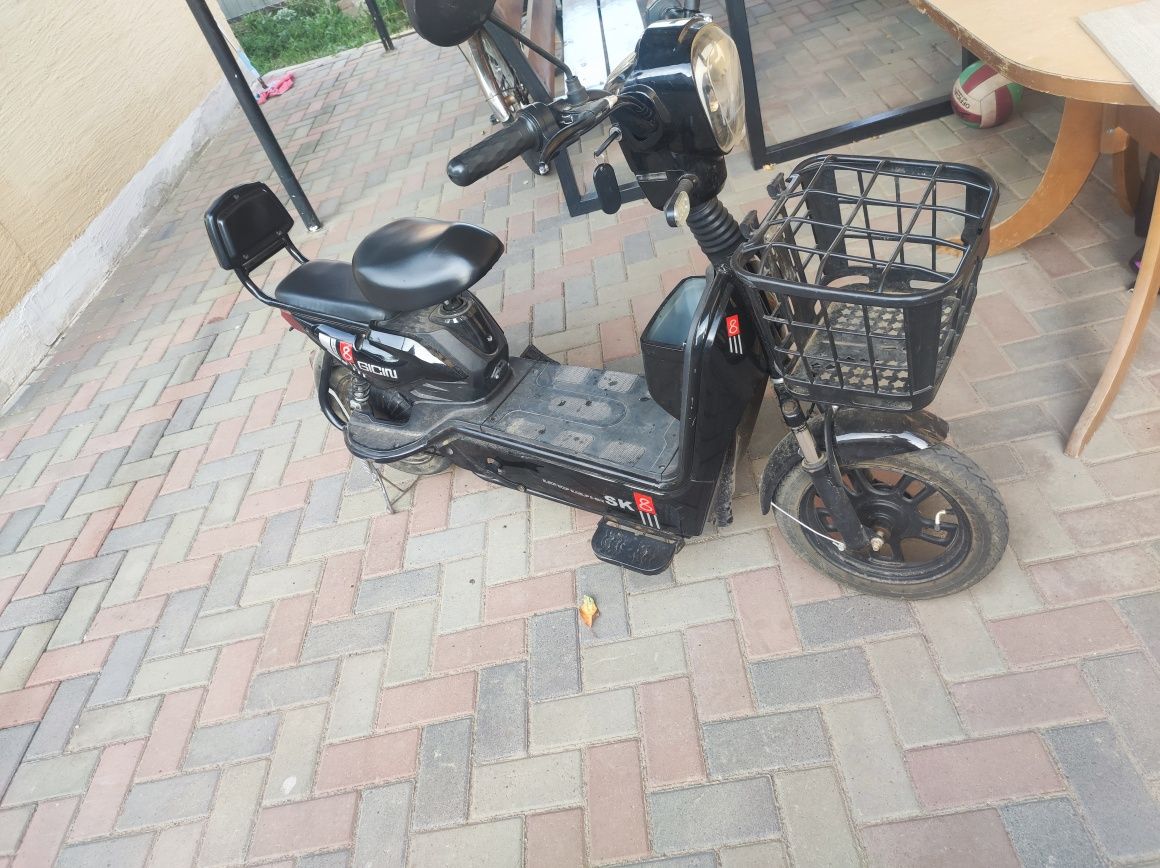 Продам мопед ск8