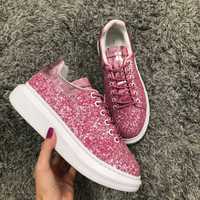 Adidași Mc Queen glitter roz

38,39,39,40

160 lei