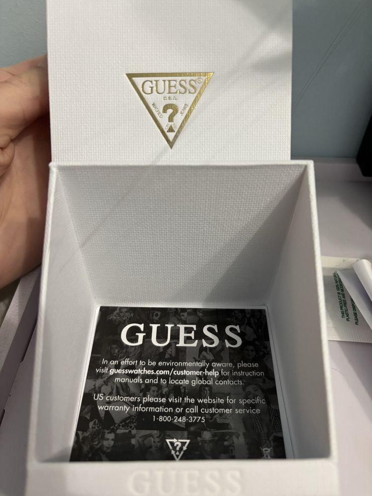 Кутия/калъф за очила Polaroid и Guess,калъф/кутия за часовник Guess
