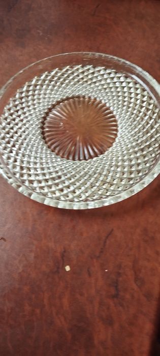 Стеклянное блюдо для тортов.